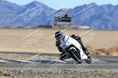 media/Jan-08-2022-SoCal Trackdays (Sat) [[1ec2777125]]/Turn 4 (1145am)/